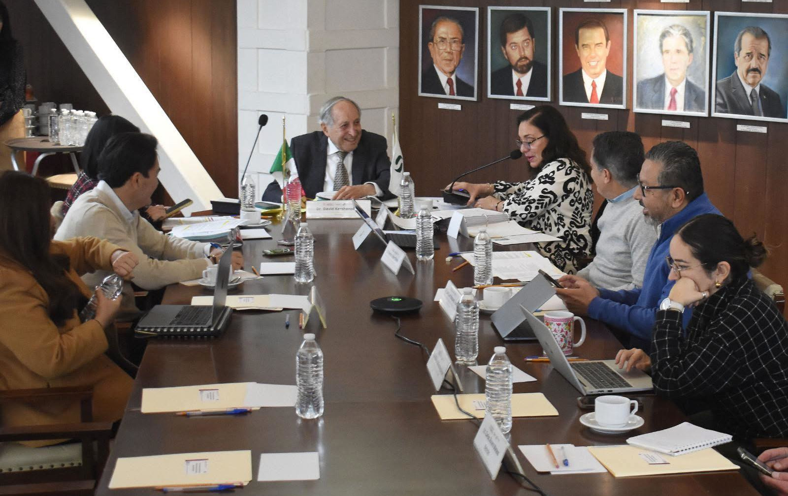 Reunion con las y los Secretarios de Salud e Instituciones